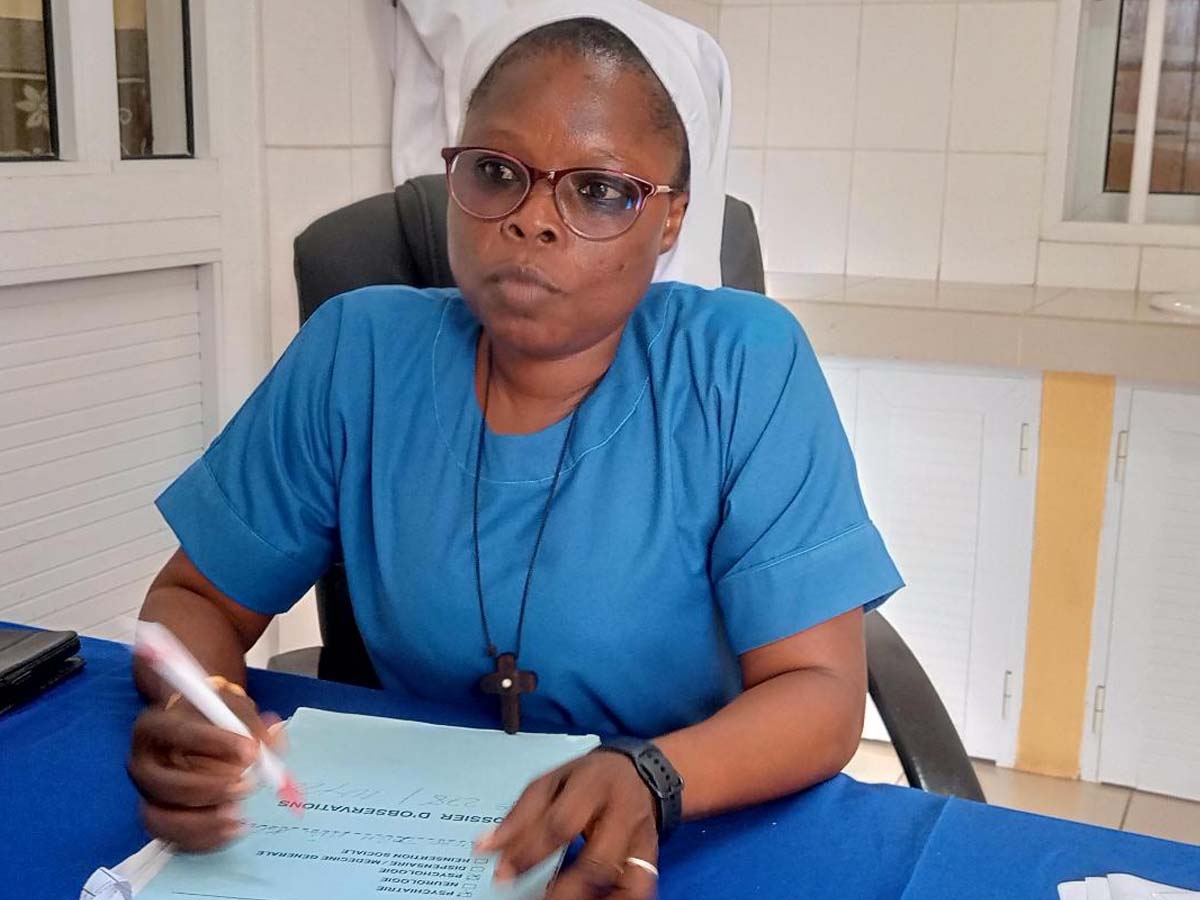Sœur Isabelle Adzovi Koli Aziablé, Directrice du Centre Paul-Louis-Renée